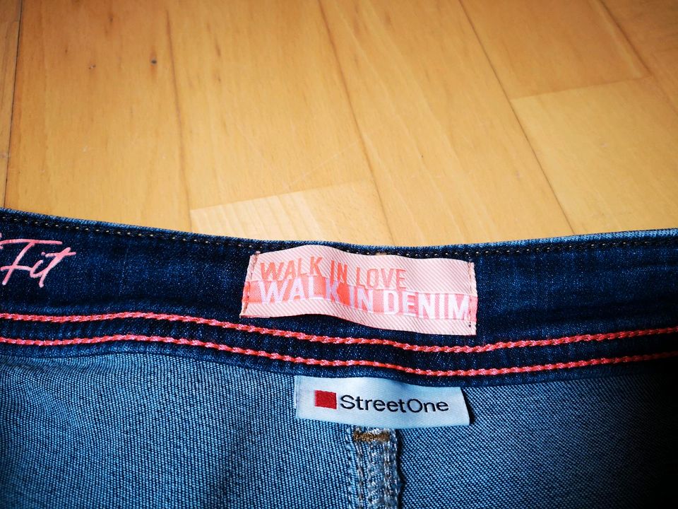 Jeans von Street one in Rheine