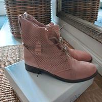 Catwalk Leder Stiefeletten Stiefel rosa gr 41 Wildleder neu w Niedersachsen - Wedemark Vorschau