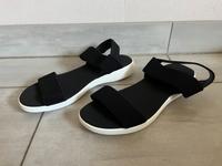 Sandalen schwarz/weiß Nordrhein-Westfalen - Kerpen Vorschau