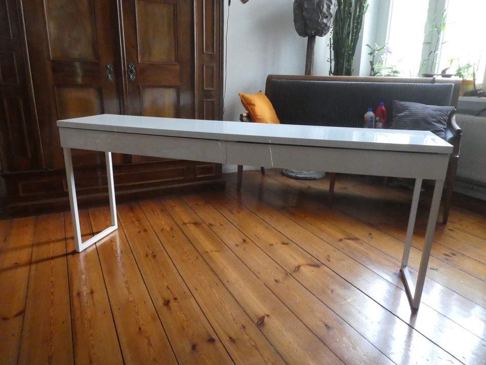 Schöner Schreibtisch, 180cm breit, weiss in Berlin