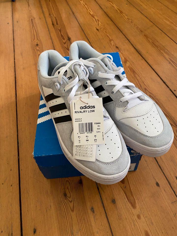 NEU Adidas Rivalry Low Grau grey Gr. 44 MIT ETIKETT in Berlin