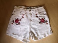 Jeansshorts Hose Weiß Blumenstickerrei XS S Damen Hotpants Hamburg-Nord - Hamburg Fuhlsbüttel Vorschau