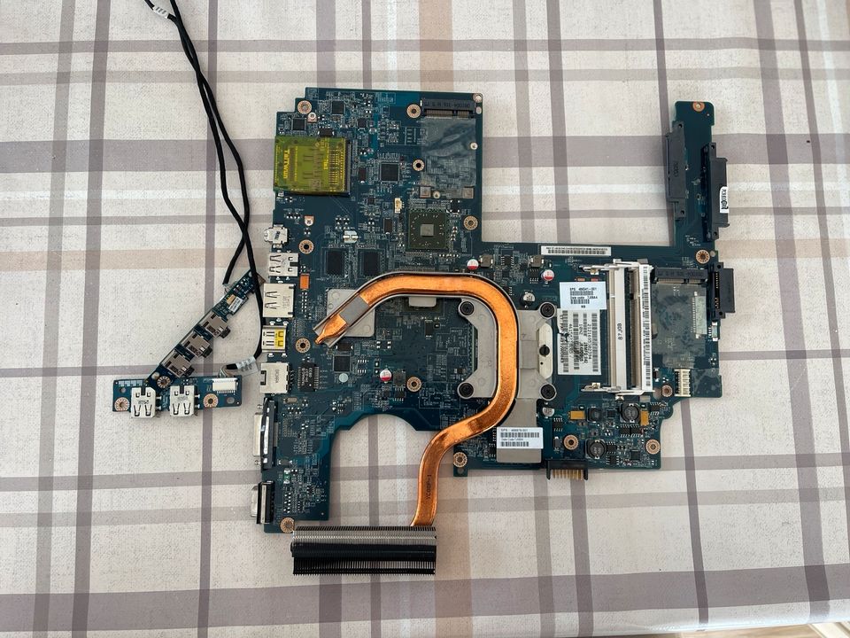 HP Pavilion DV7 dv7-1105eg - Mainboard inkl. CPU in Rain Lech