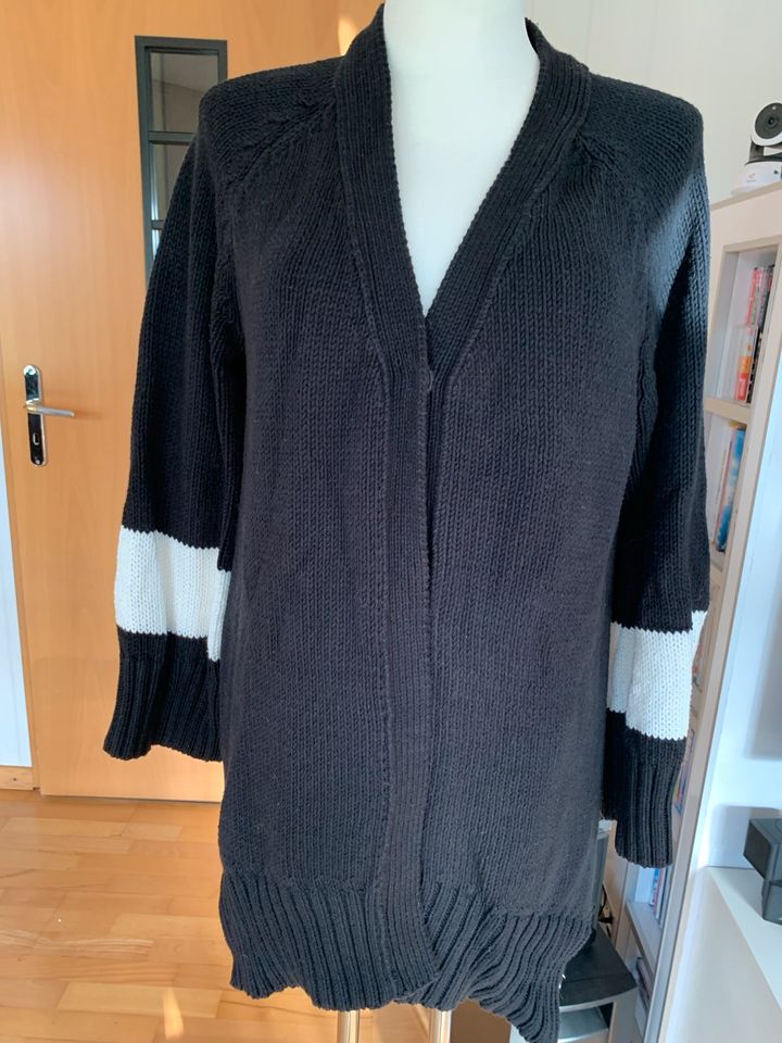 Strickjacke Twin Set schwarz/weiss Gr. M in Denkte