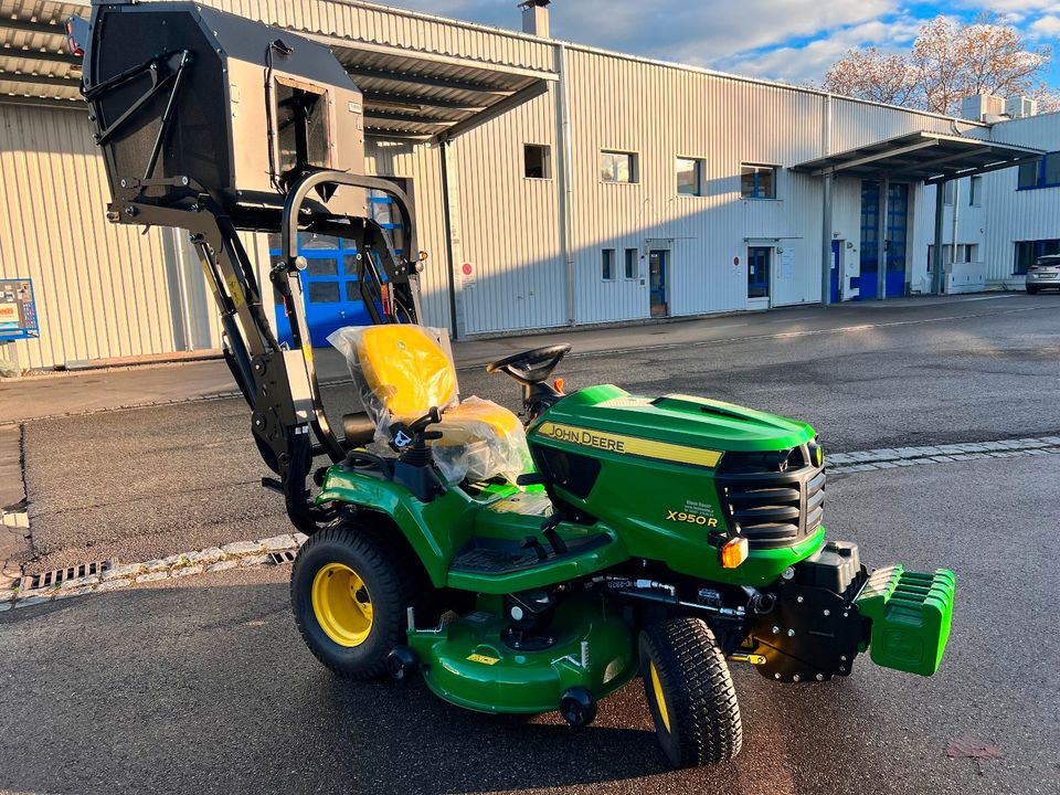 John Deere Rasentraktor X950 R Professionell mit StvZo. NEU in Lindau