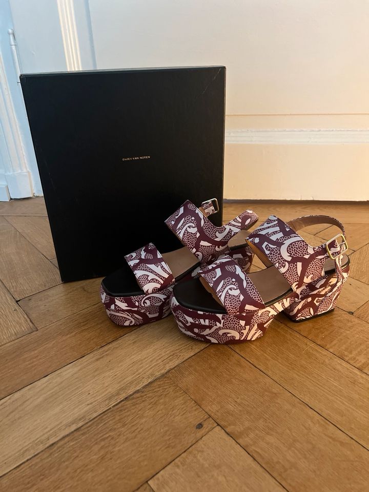 Dries van Noten Plateau Sandalen 38,5 Japanese Pattern in Frankfurt am Main