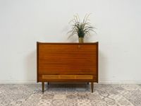 WMK Besonders hübsche und sehr gut erhaltene Mid-Century Wäschekommode in Nussbaum furniert, abschließbar und belüftet # Kommode Wäschetruhe Truhe Schrank Vintage 50er 60er - Lieferung möglich Friedrichshain-Kreuzberg - Friedrichshain Vorschau