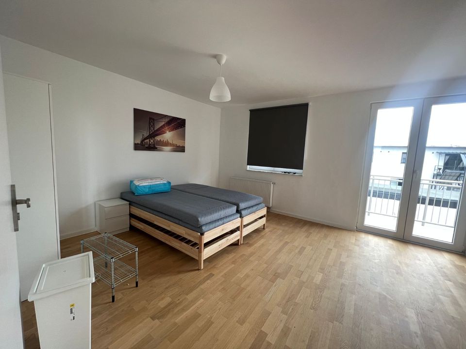 Möblierte  1 Zimmer ,  Pentryküche - Bad  Wohnen auf Zeit in FFM Riederwald in Frankfurt am Main