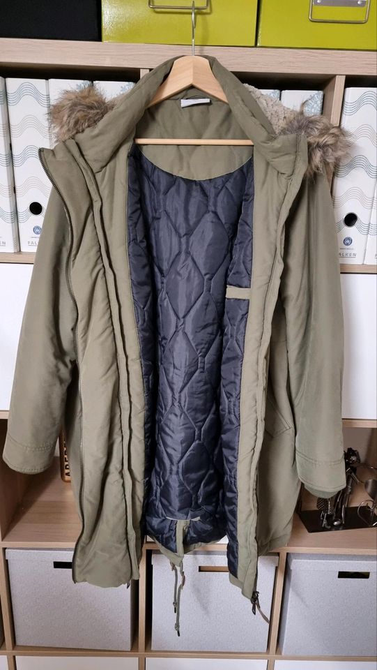 Damen Umstandsjacke Parka mit Kapuze - Farbe Oliv in Geesthacht