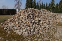 Biete hier ca. 100t Natursteinpflaster und Natursteinblöcke (Porp Sachsen-Anhalt - Sietzsch Vorschau