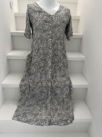 H&M Maxikleid Boho 42 beige/schwarz edler Stoff Blumen Curvy Baden-Württemberg - Weissach Vorschau