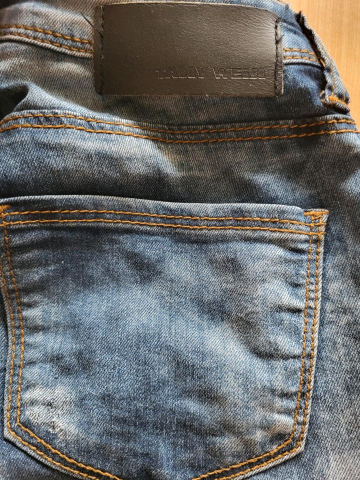 Jeans von Tally Wejl in München