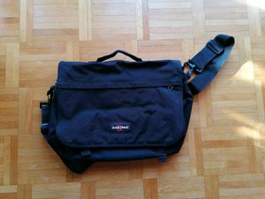 Eastpak Schultertasche Umhängetasche eBay Kleinanzeigen ist jetzt  Kleinanzeigen