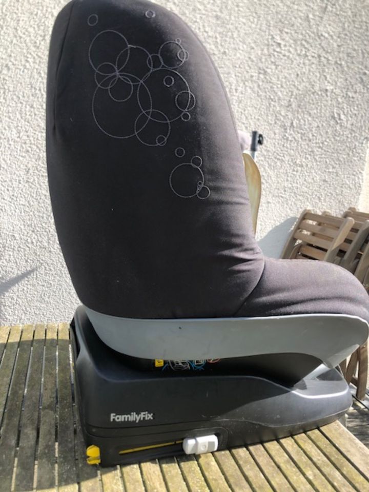 Autositz Maxi cosi Pearl dunkelgrau mit FamilyFix Basis in Berlin