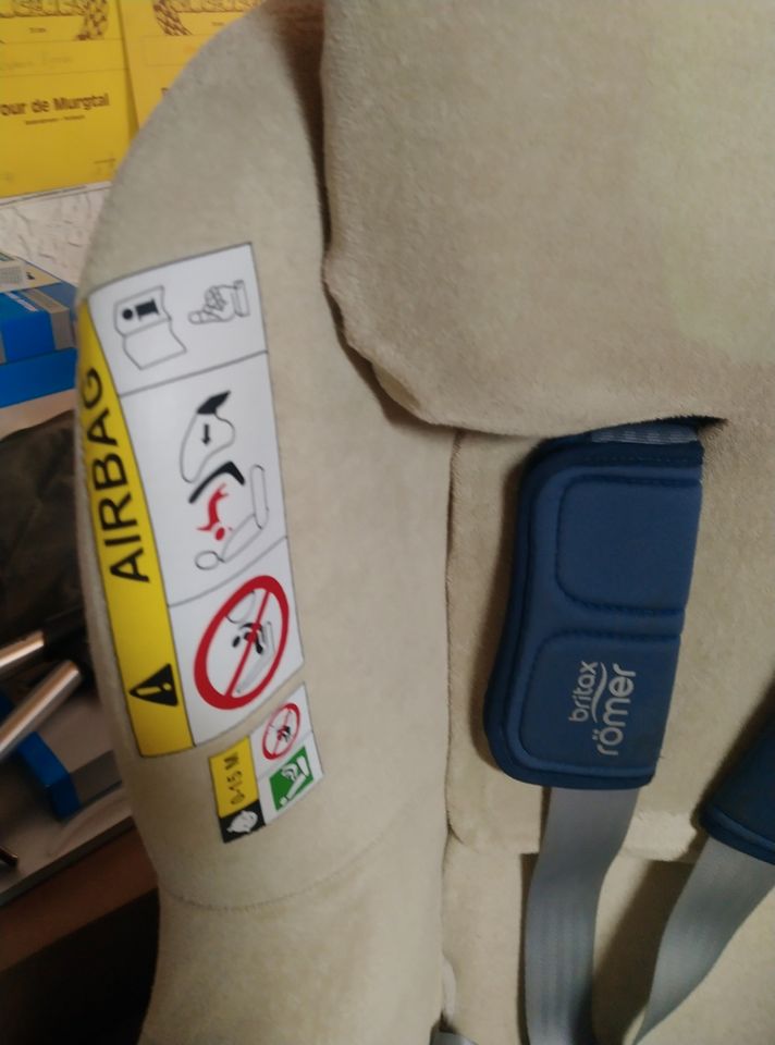 Britax-Römer Kindersitz Dualfix mit Bezug in Gäufelden