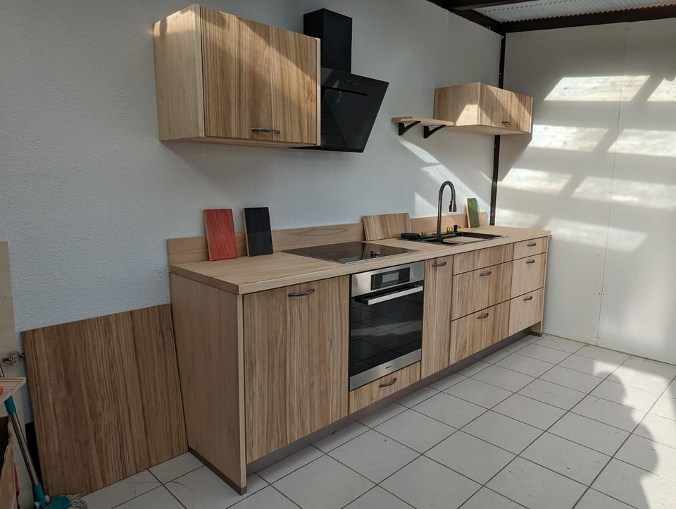 Vollholz Küche aus Paulownia Holz nach Wunsch geplant in Hagen