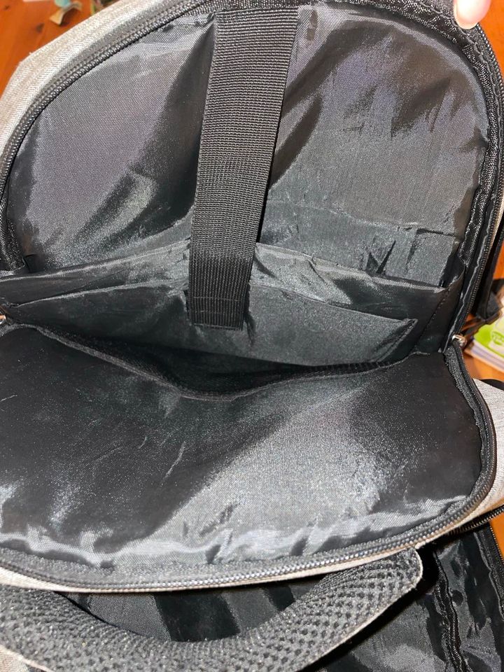 Multimedia-Laptop/Allrounder-Rucksack inkl Kabel, NEU! in Nordhorn