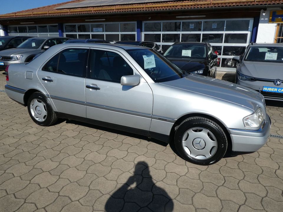 Mercedes-Benz C 180 ELEGANCE mit NUR 31´km+1. Hand in Polling