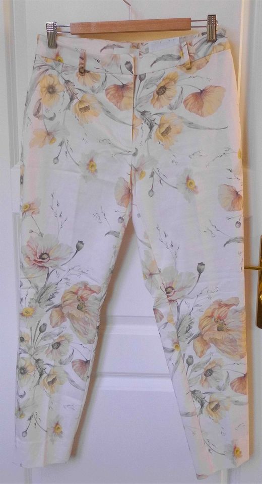 Hose Sommerhose Slacks H&M Gr 42 weiß Blumenmuster in Berlin