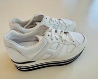 Stylishe Original Hogan Sneaker mit Plateau – Größe 38 Bayern - Pullach Vorschau