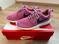 Nike Roshe Run Damen Sneaker in Rosa Nordrhein-Westfalen - Bottrop Vorschau