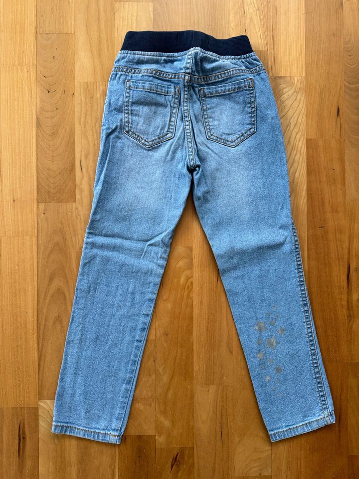 Schlupf Jeans von Arizona, Gr. 122 mit Sternen in Buggingen