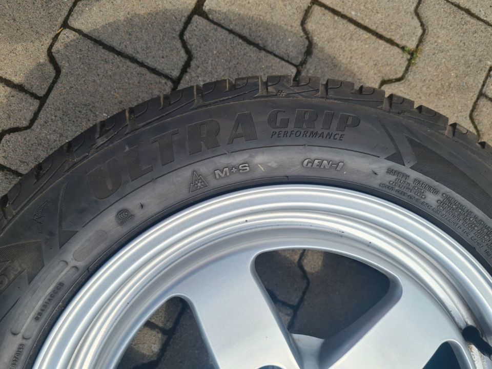 Original Audi A4 Winterreifen Satz Felgen Kompletträder 205/60R16 in Rodgau