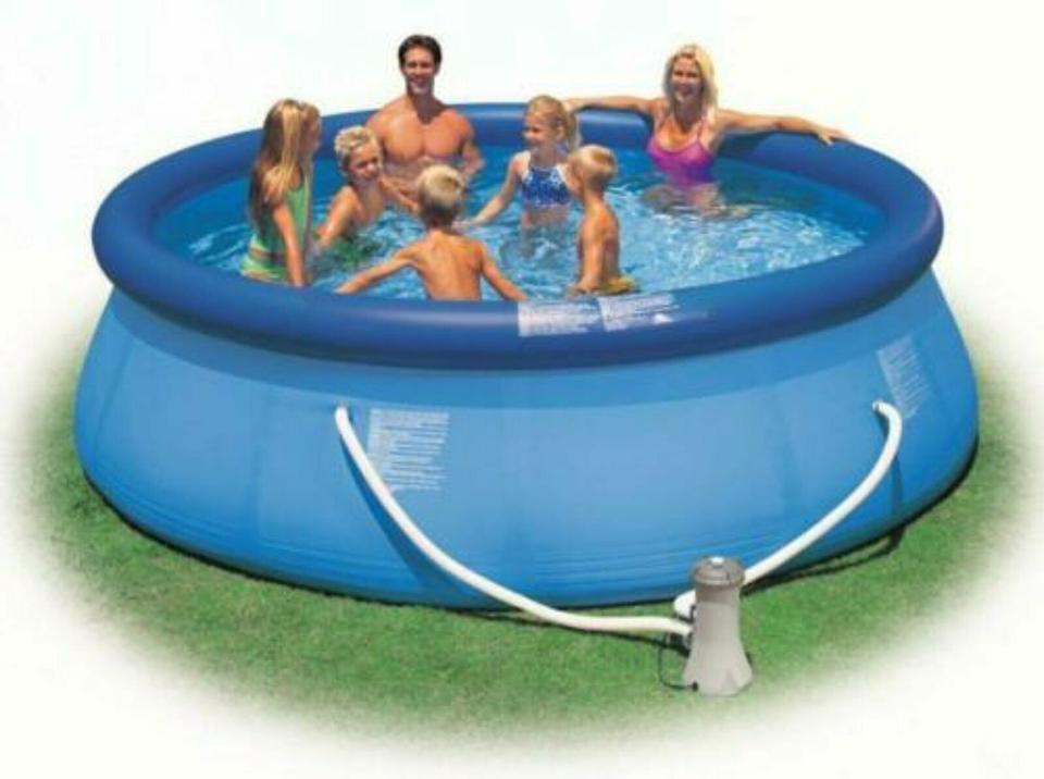 Schwimmbecken Familien Pool 366x76 cm cm mit Pumpe " Intex" Neu in Langgöns