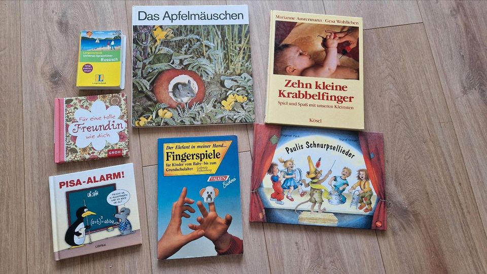 Diverse Bücher in Grafenberg