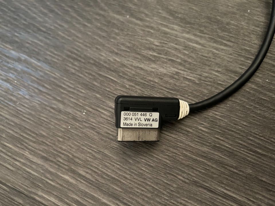 VW Original Media Lightning Adapter in Mosbach