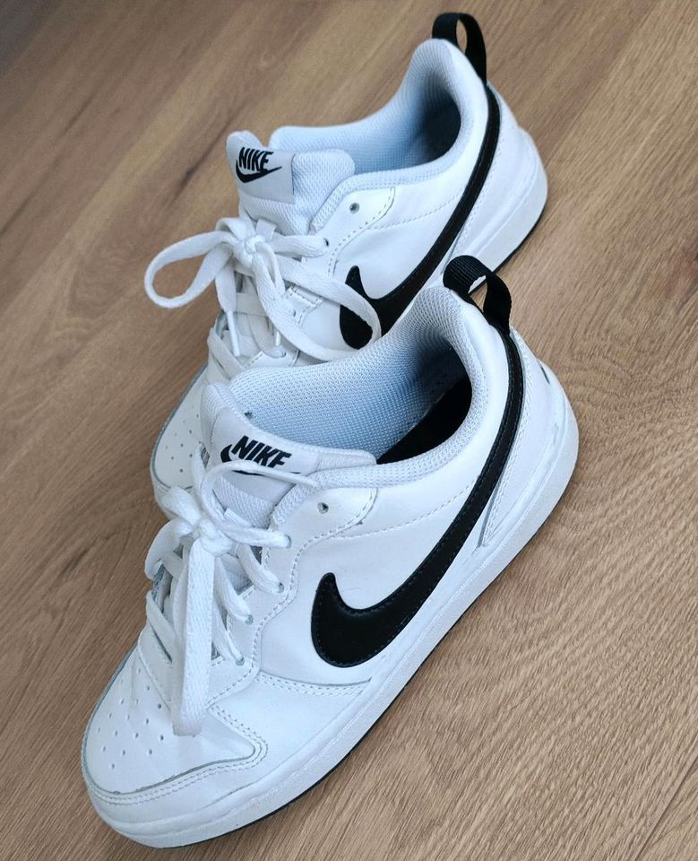Nike Court Brought Schuhe Sneaker gr.36 neuwertig in Asbach-Bäumenheim