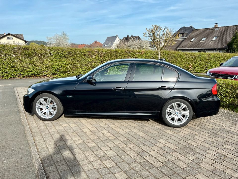 BMW 330d - M-Paket, M-Fahrwerk, HiFi, Komfortzugang in Dautphetal