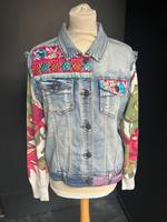 Damen Jeans Jacke von DESIGUAL grosse 44 Strick Arme Nordrhein-Westfalen - Bocholt Vorschau