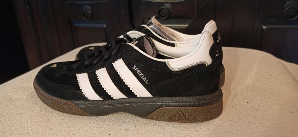 NEU Adidas Leder Spezial Handball Sneaker Sportschuhe in Hückeswagen