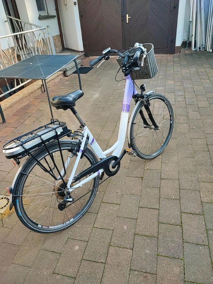 E-Fahrrad wenig benutzt in Kelbra (Kyffhäuser) Kelbra
