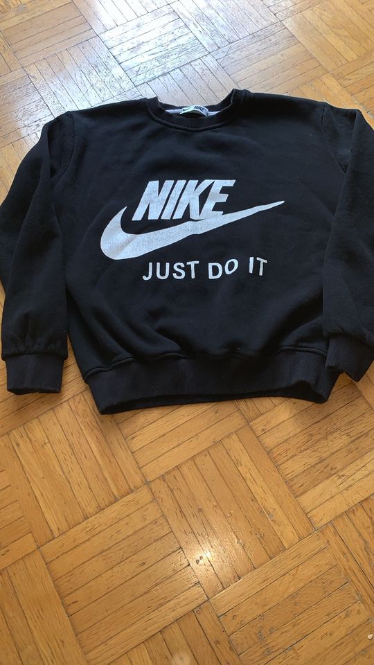 Nike - Pulli Grösse L in Freudental