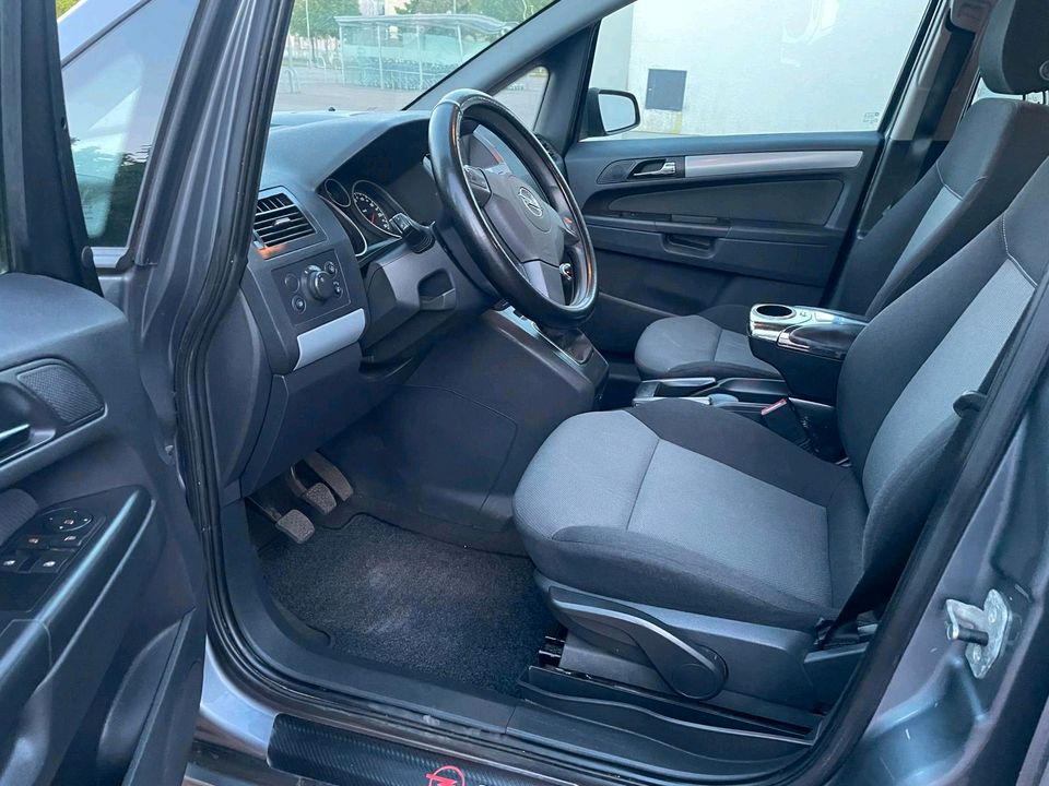 Opel Zafira B 1.8 7-Sitzer Navigation Einparkhilfe in Henstedt-Ulzburg