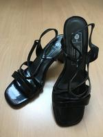 Edle Damen Pumps Canda mit Lack Riemchen Gr. 38, wie Neu! Niedersachsen - Goslar Vorschau