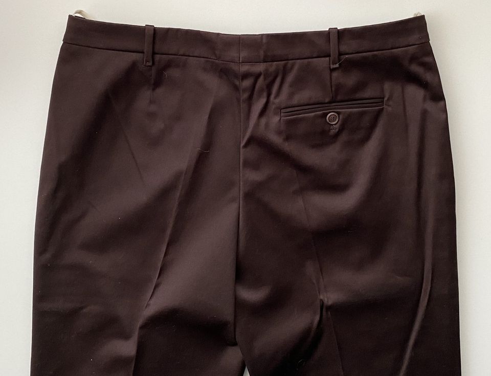 Damen Short Hose kurze Hose Hugo Boss bordeaux Gr. 40 in Neckarsulm