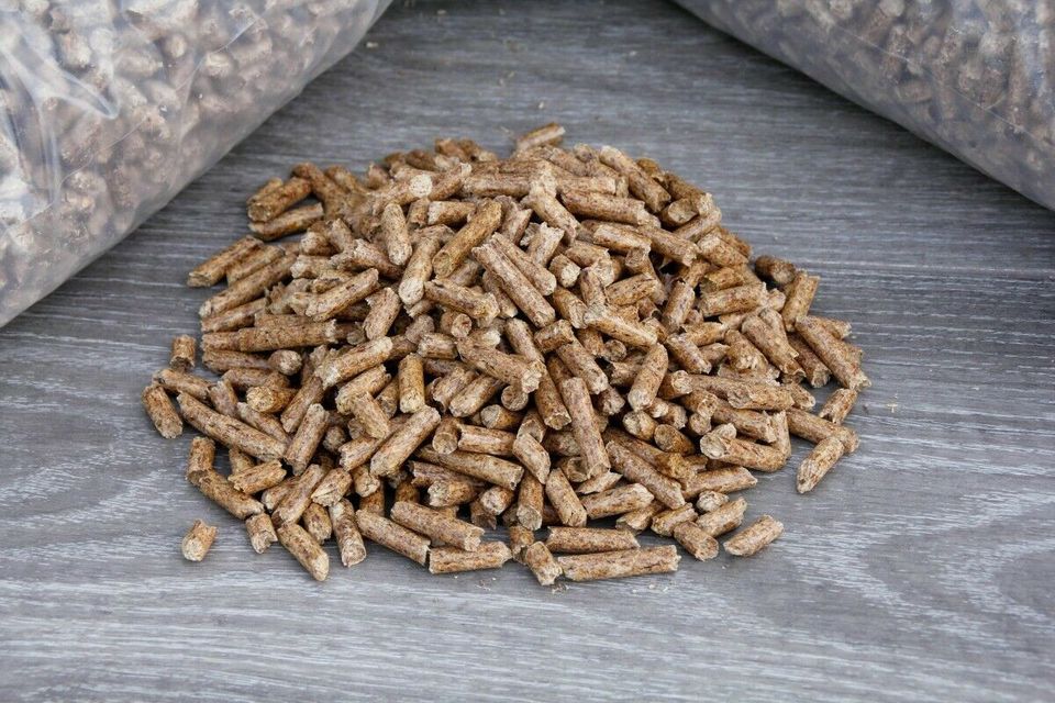 ✅ 1A Holz Pellets - entspricht DIN & EN Plus Norm - ANGEBOT ✅ in Taura