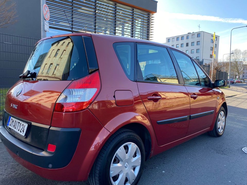 Renault Scenic 1.6 Benzin /1.Hand/Automatik/TÜV 07/2025 in Frankfurt am Main