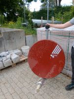 Satellitenschüssel von triax mit Empfänger und Blitzschutzansch. Baden-Württemberg - Illerrieden Vorschau