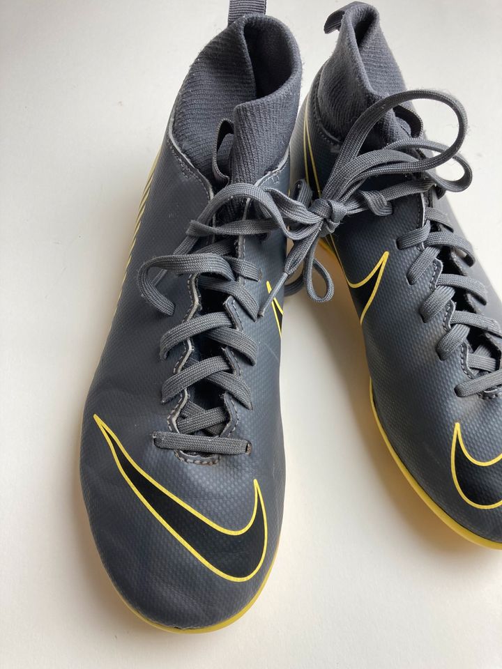 Nike Mercurial 36,5 grau gelb Stollenschuhe Fußballschuhe in Gleichen