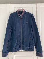 Tommy Hilfiger Herren Jacke, Blouson, Blau, Gr. XL, Frühling Hessen - Schlangenbad Vorschau