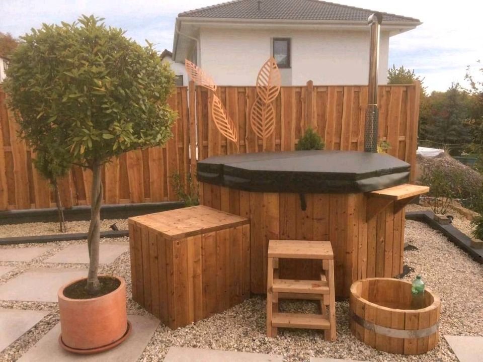 Achteckiger Badezuber Edelstahl Holzofen GFK Acryl Hot Tub Zuber Badefass Whirlpool Pool Sauna Fasssauna Garten Haus Erfurt Grill Kamin Brennholz Tiny House Terrasse Urlaub Ferienhaus Sauna Hochzeit in Erfurt