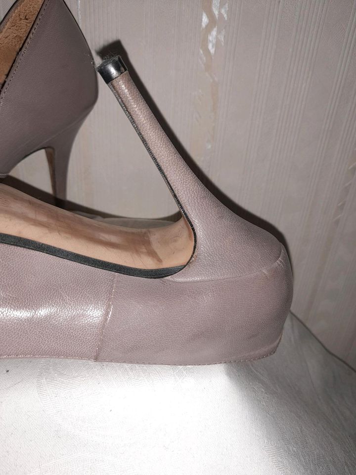 Schuhe High Heels Farbe Nude Gr 38 in Losheim am See