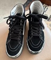 Sneakers VANS schwarz Leder neuwertig Gr 36,5 2 x getragen TOP Kr. München - Ottobrunn Vorschau