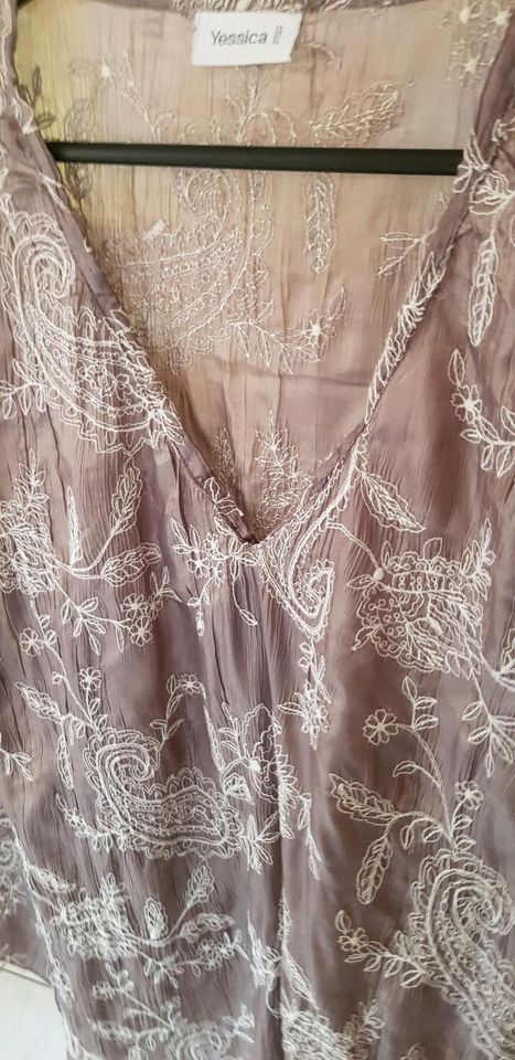 Tolle Bluse in taupe Farbe Gr 48-50 in Mainaschaff