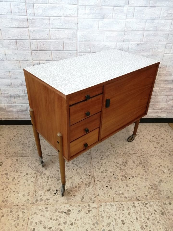 Vintage Flurschrank Sideboard Dielenkommode Kommode Rollen in Taunusstein