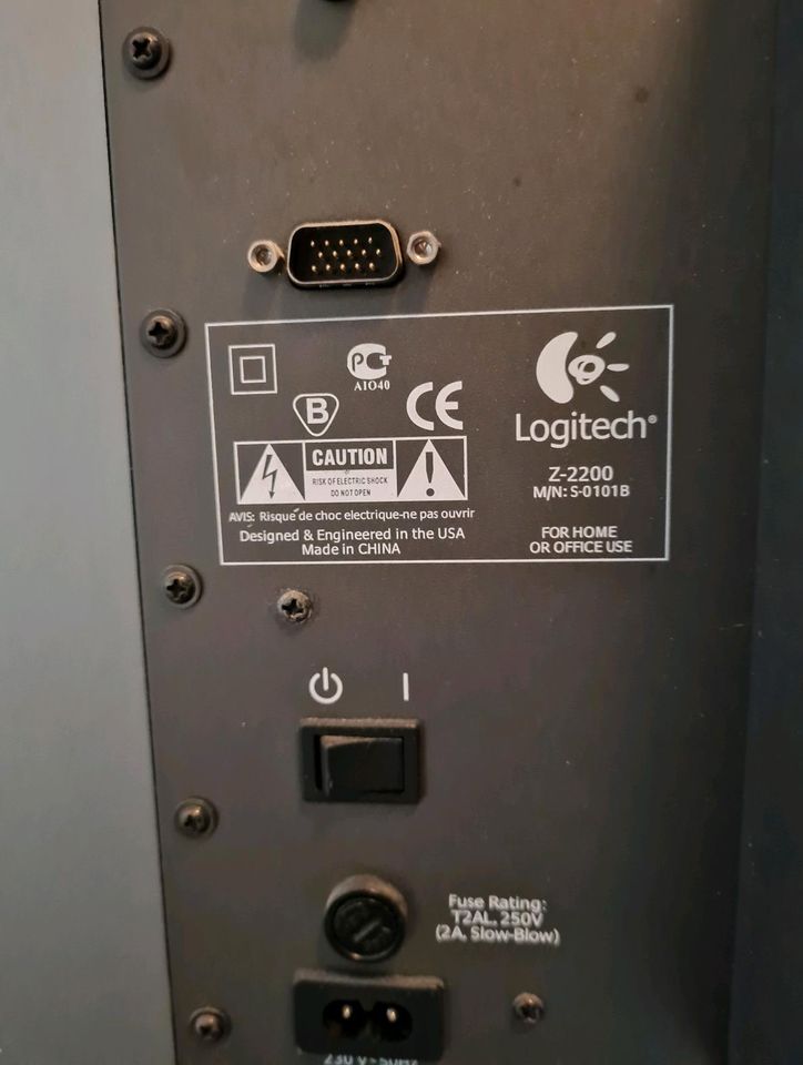Logitech Z2200 Subwoofer und Lautsprecher in Gelsenkirchen